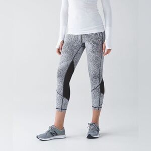 Lululemon Pace Rival Crop Power Luxtreme Spray Jacquard White Black Size 4